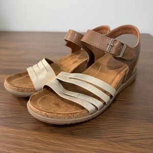 Eurosoft by Sofft Leary Brown and Gold Wedge Sandals Size‎ 7 EUC